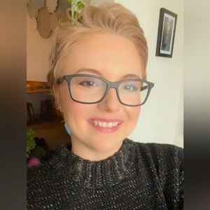 Meet your Posher, Lea